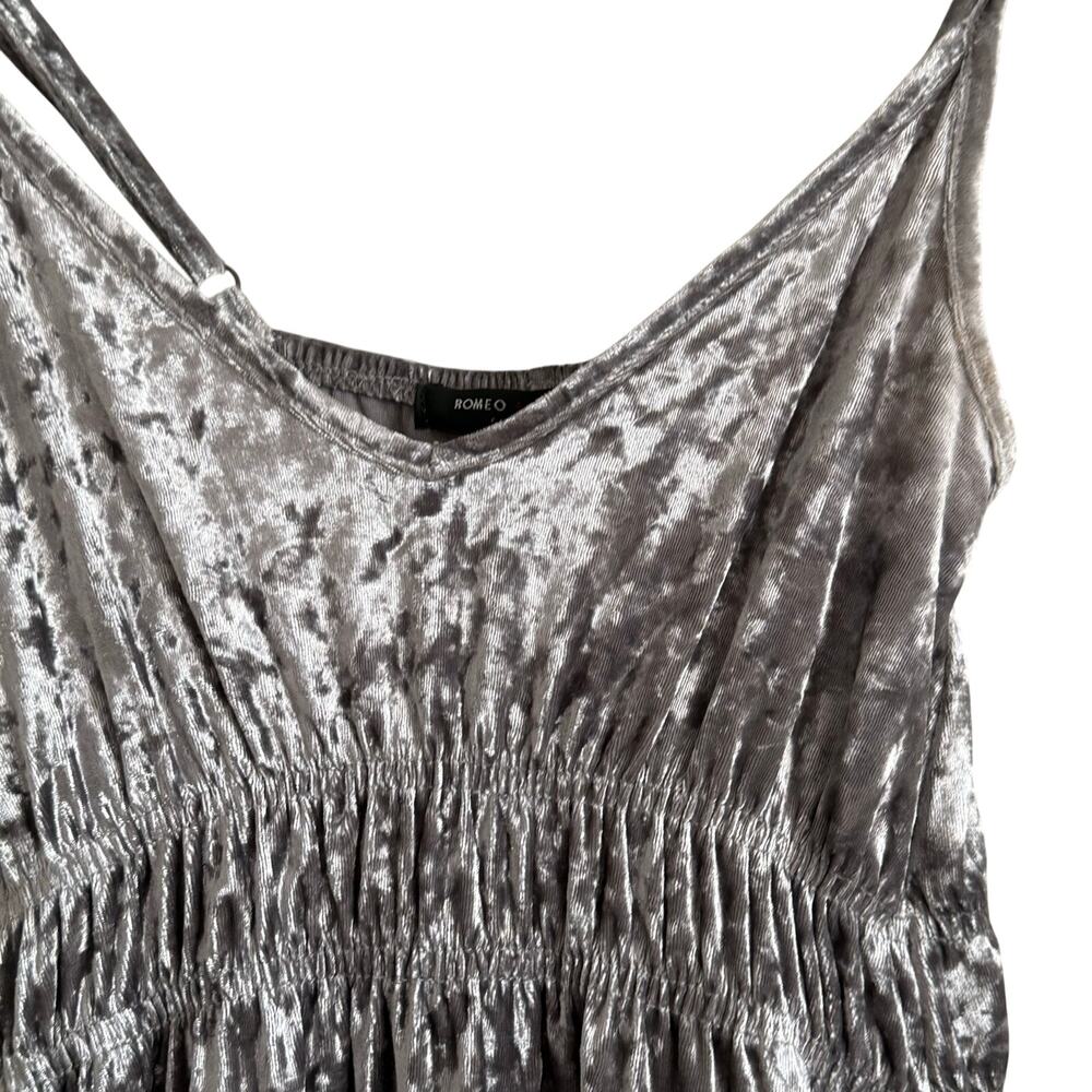 Romeo + Juliet Couture Silver Crushed Velvet Tiered Maxi size small - Picture 3 of 6